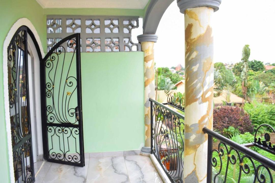 Residence Ambassa Etienne & Therese Yaounde Exterior photo