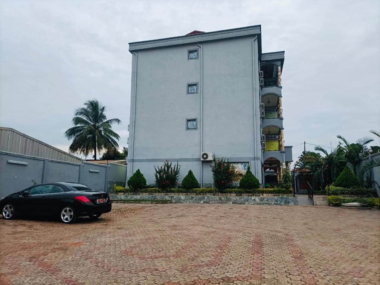 Residence Ambassa Etienne & Therese Yaounde Exterior photo